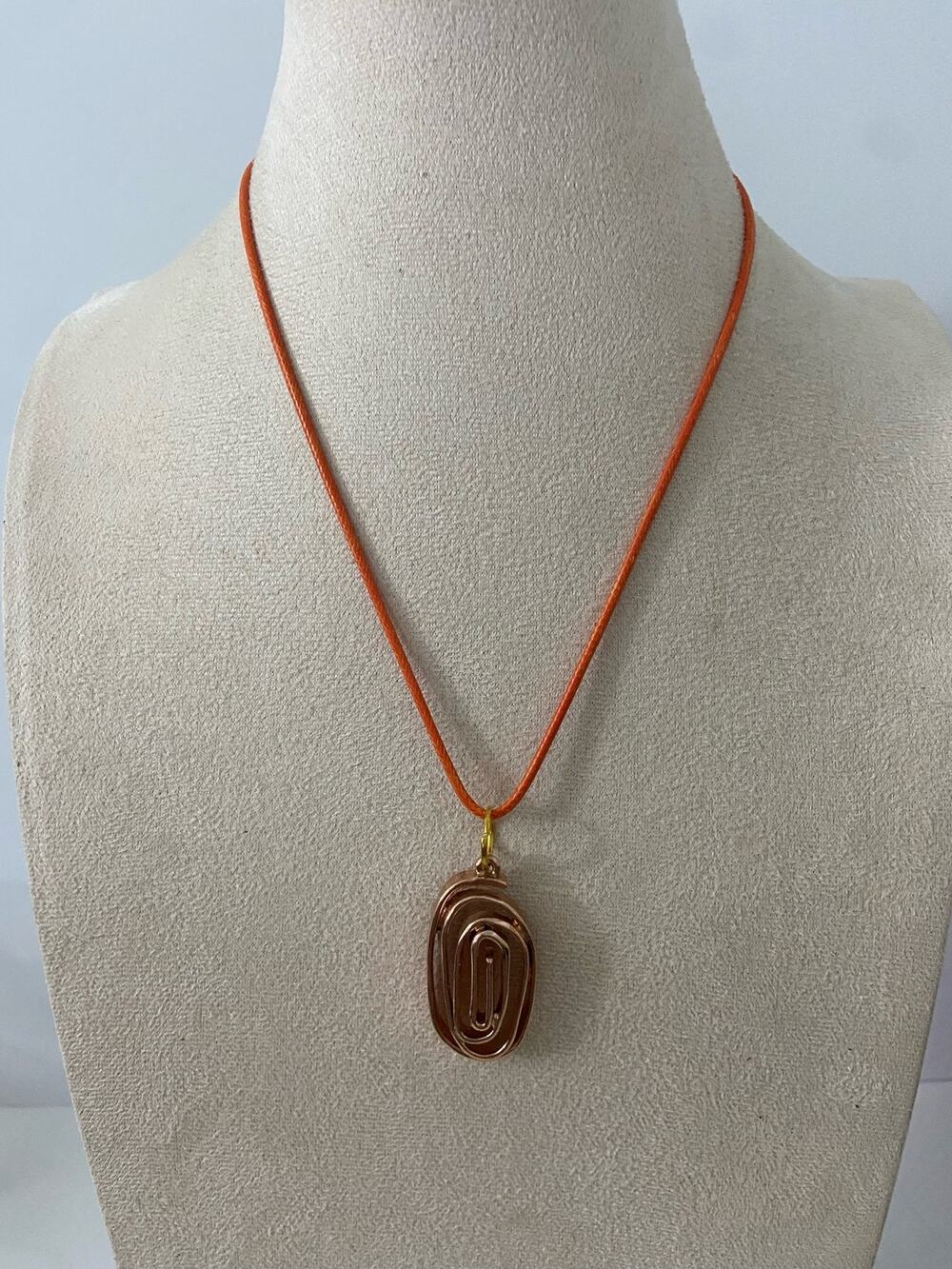 swirl pendant necklace
